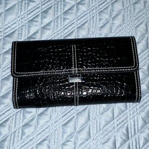 Liz Claiborne Faux Croc Black Trifold Wallet w/ Zipper Coin Spot & 15 Card Slots